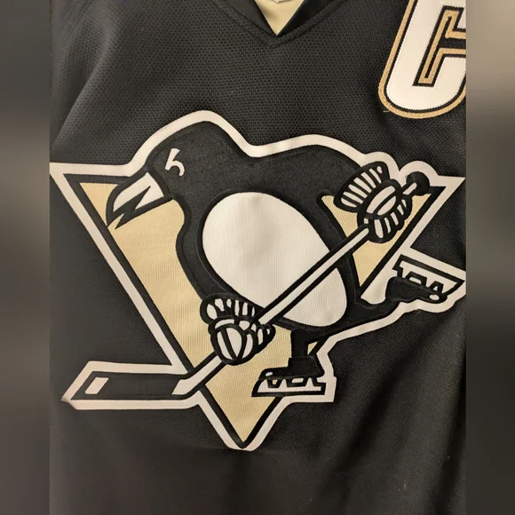 Sidney Crosby 87 Captain Pittsburgh Penguins Hockey Jersey - Picture 3 of 5